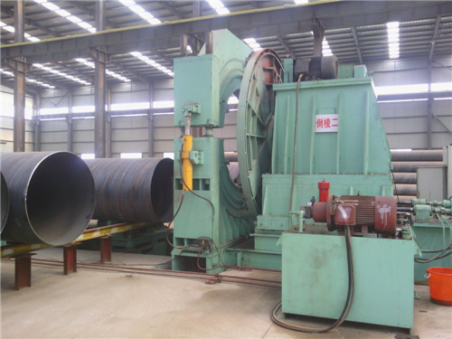 Flat head chamfering machine